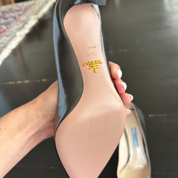 Prada Pewter Metallic Leather Pointed Toe Pumps – Size 37.5 (BRAND NEW) - Picture 9 of 16